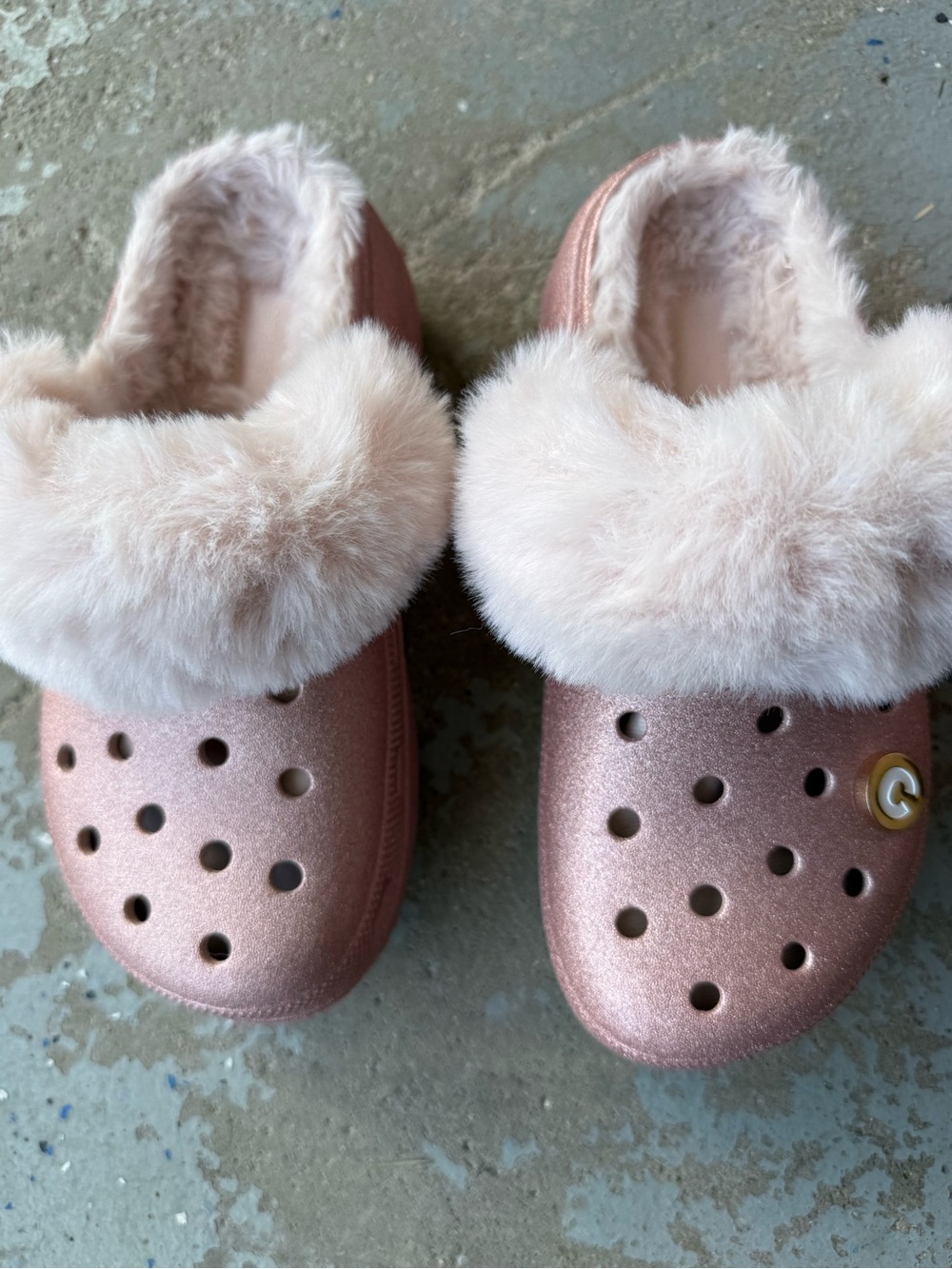 Women’s size 7 Metallic Pink Faux Fur Crocs